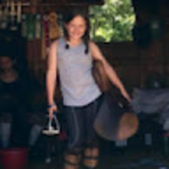 Meet your Posher, Nicole - Picture 1 of 1